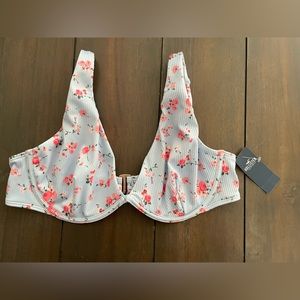 BNWT Hollister bathing suit top